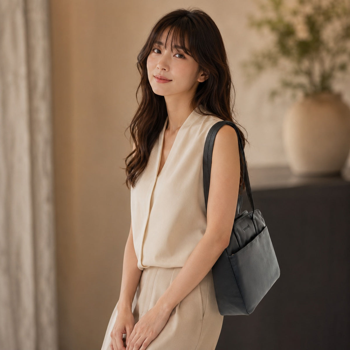 Rowallan Black Leather Handbag